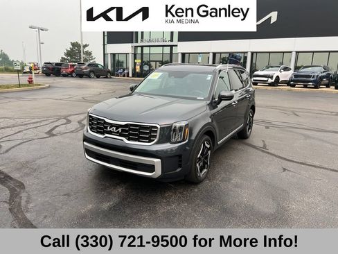 Certified 2024 Kia Telluride S w/ S Sunroof Package AWD/4WD image 3