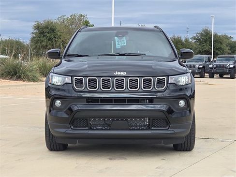 New 2026 Jeep Compass Latitude image 2