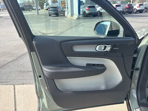 Certified 2023 Volvo XC40 B5 Ultimate AWD/4WD image 17