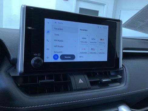 Certified 2025 Toyota RAV4 LE image 28