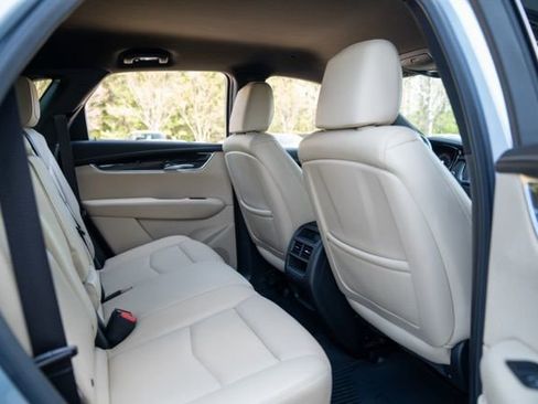 Used 2017 Cadillac XT5 FWD image 44