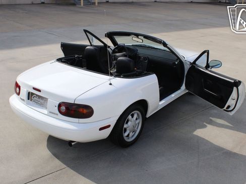 Used 1990 MAZDA MX-5 Miata image 9