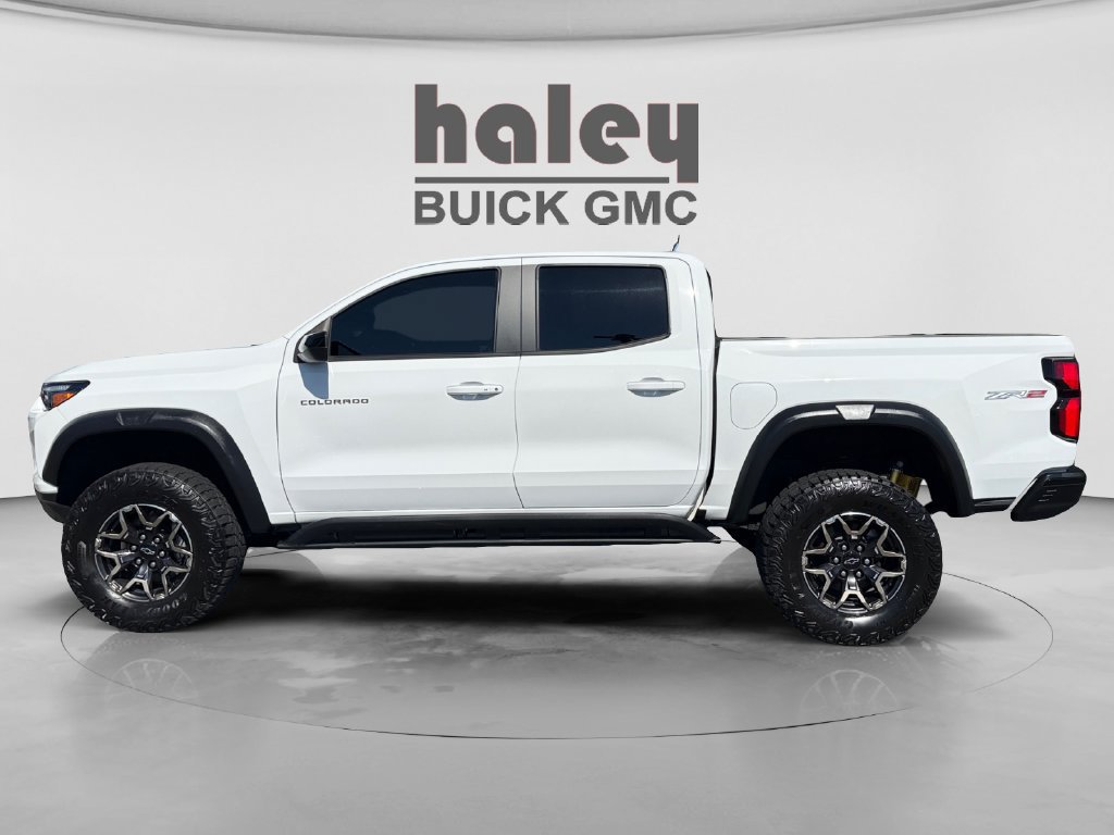 Used 2024 Chevrolet Colorado ZR2 AWD/4WD image 2