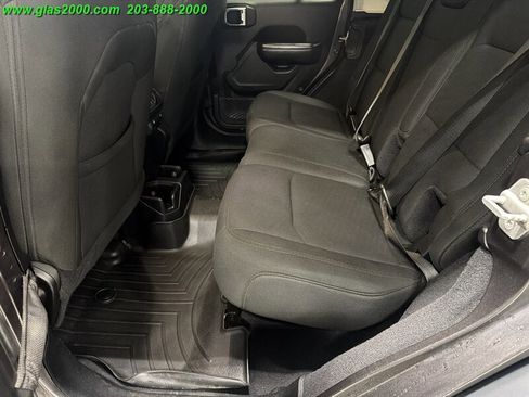 Used 2019 Jeep Wrangler Unlimited Sport S image 9