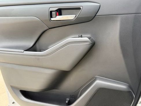 Used 2023 Toyota Highlander XSE image 21