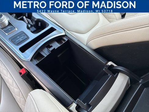 Used 2024 Ford Edge Titanium AWD/4WD image 15