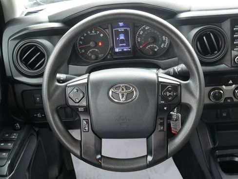 Used 2020 Toyota Tacoma SR AWD/4WD image 15