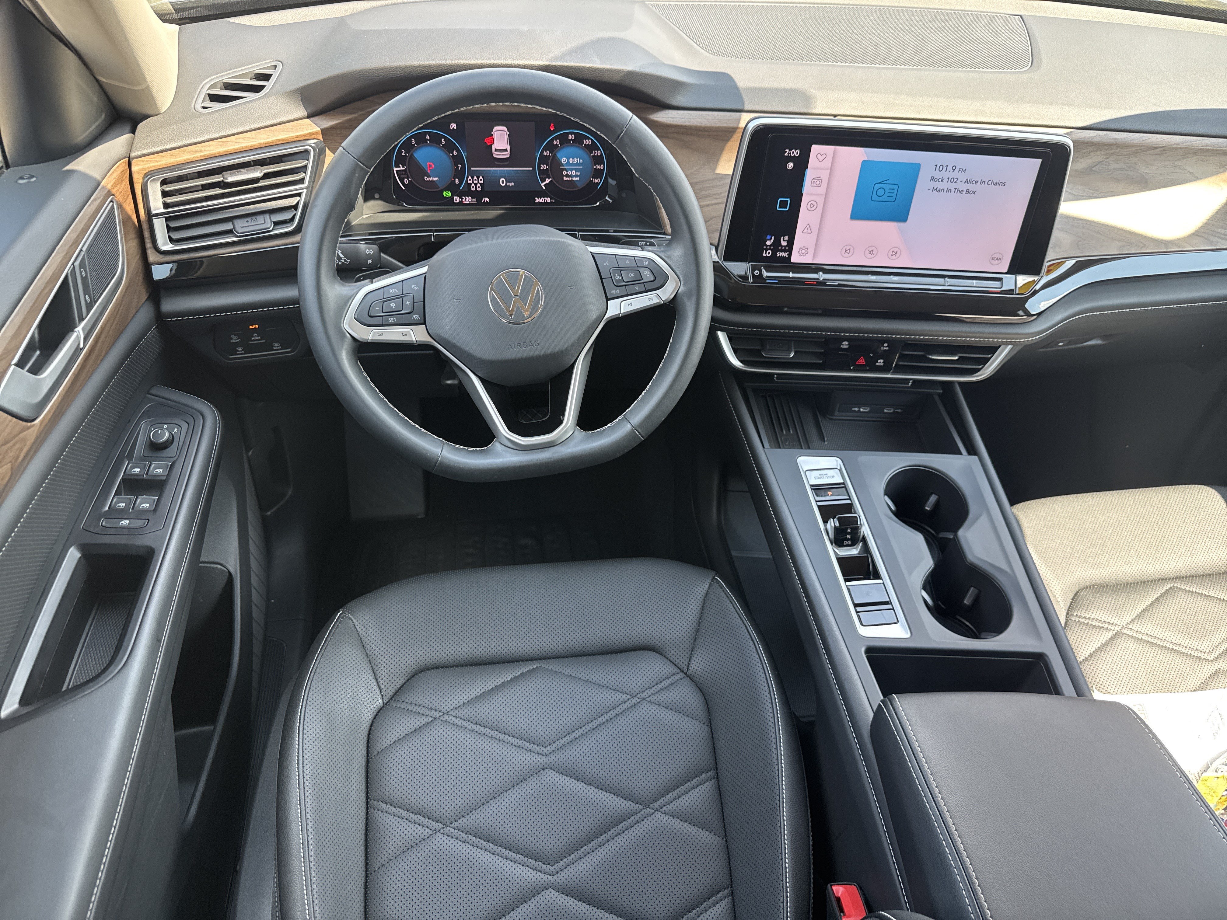 Certified 2025 Volkswagen Atlas SE FWD image 7