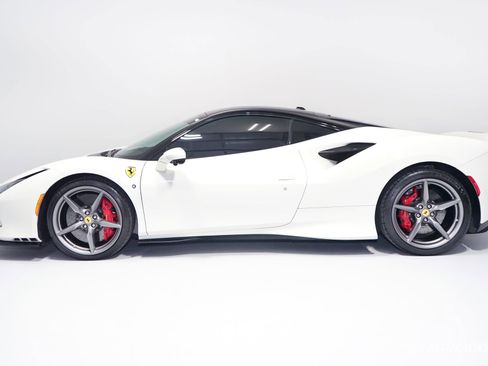 Used 2022 Ferrari F8 Tributo image 5