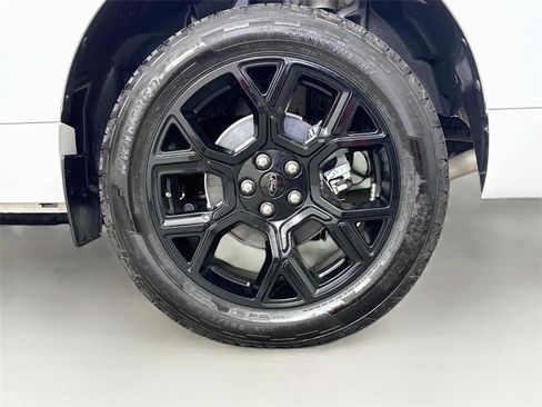 Used 2025 Ford Maverick Lobo AWD/4WD image 26