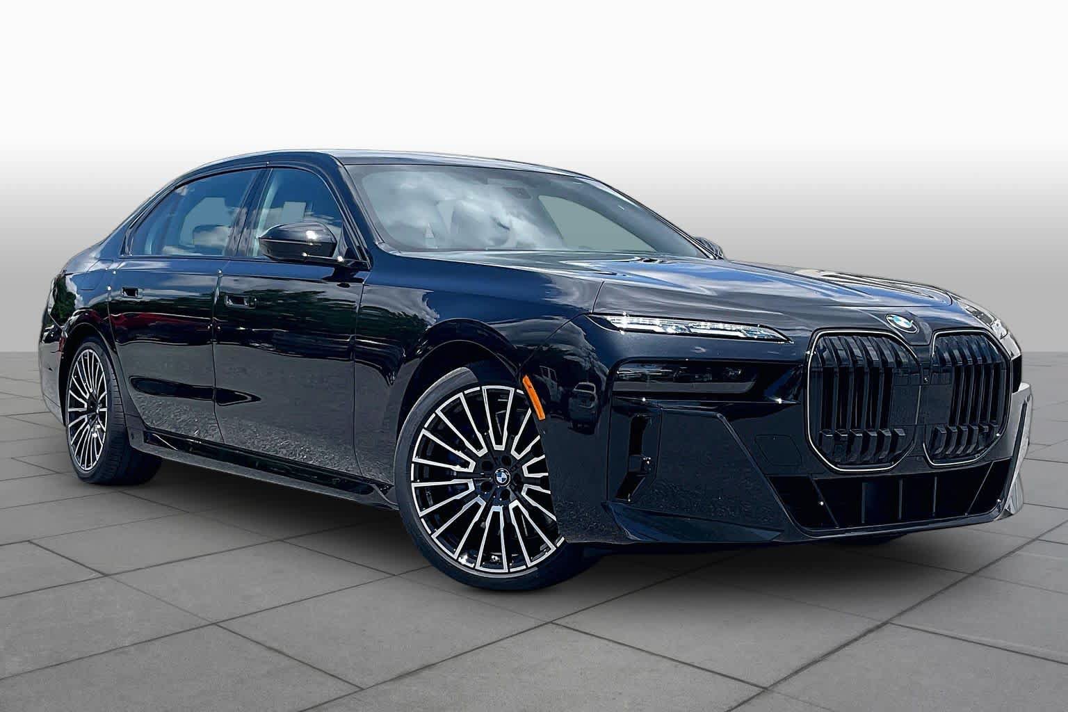 Used 2026 BMW 760i xDrive w/ Executive Package AWD/4WD image 2