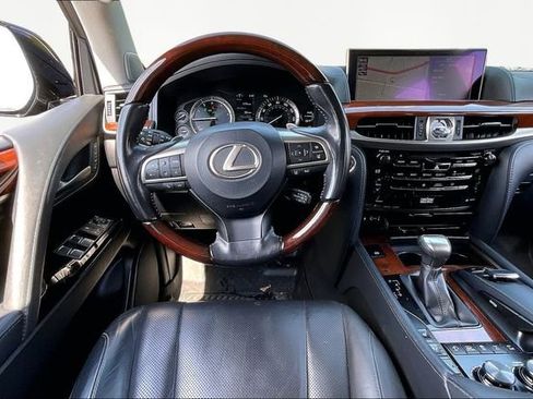 Used 2021 Lexus LX 570 4WD w/ Luxury Package image 8