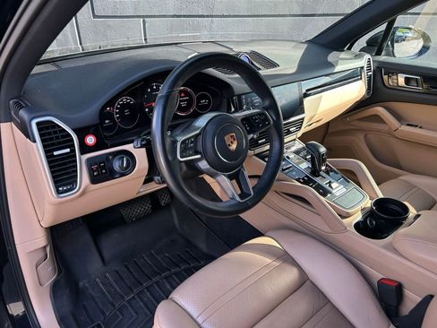 Certified 2020 Porsche Cayenne image 4
