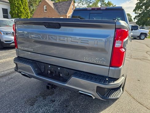 Used 2019 Chevrolet Silverado 1500 High Country image 38
