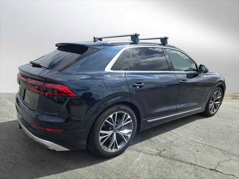 Used 2024 Audi Q8 Prestige image 3