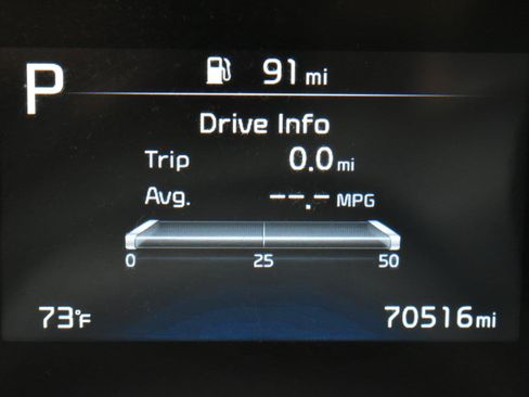 Used 2022 Kia Carnival EX FWD image 31