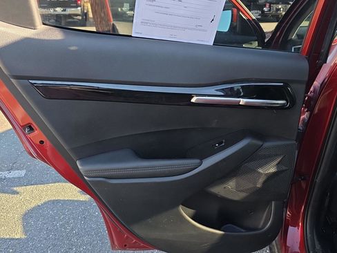 Used 2023 Kia Seltos SX image 17