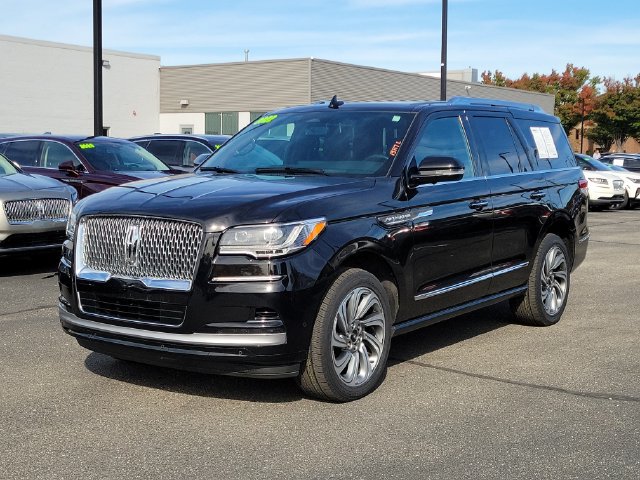 Certified 2022 Lincoln Navigator 4WD image 2