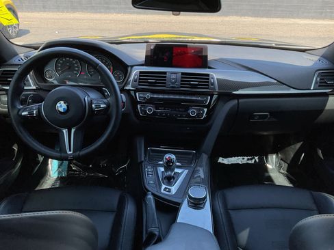Used 2020 BMW M4 Coupe w/ Competition Package RWD image 15
