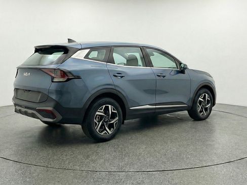 Used 2025 Kia Sportage LX image 9