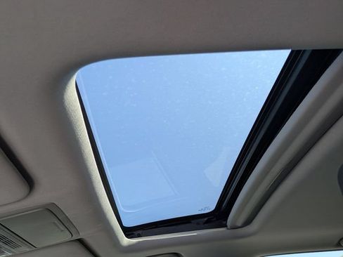 Used 2018 Honda CR-V EX image 16