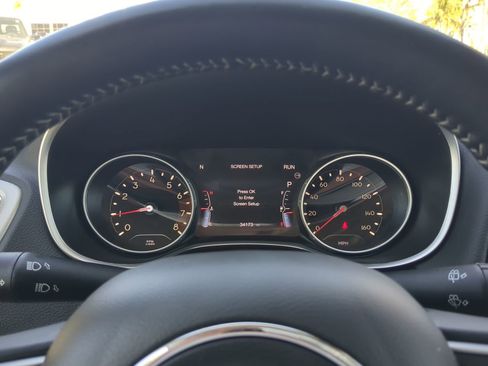 Used 2021 Jeep Compass Latitude w/ Driver Assistance Group image 26