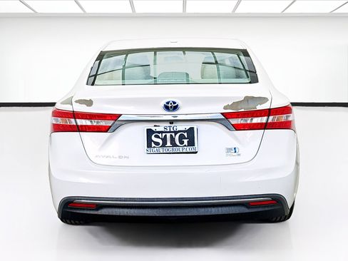Used 2014 Toyota Avalon XLE Touring FWD image 5