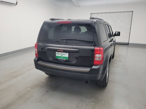 Used 2017 Jeep Patriot Latitude FWD image 7