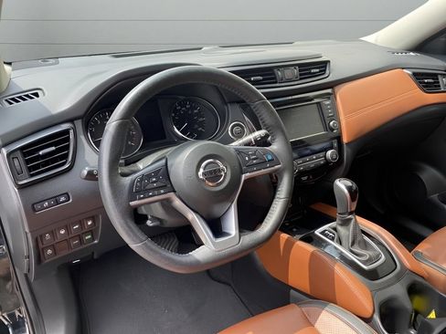 Used 2019 Nissan Rogue SL w/ Premium Package FWD image 12