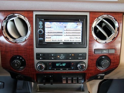 Used 2011 Ford F250 King Ranch w/ King Ranch w/Chrome Pkg image 30