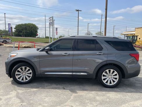 Used 2021 Ford Explorer Limited w/ Equipment Group 301A image 6