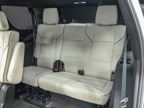 Used 2024 Cadillac Escalade Sport w/ LPO, ONYX Package image 29