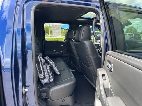 Used 2022 Nissan Frontier PRO-4X w/ Pro-4X Premium Package AWD/4WD image 21