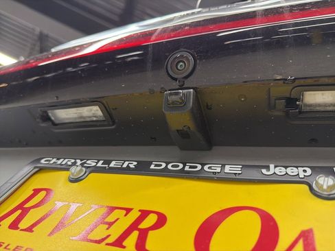 New 2026 Chrysler Pacifica Select image 6