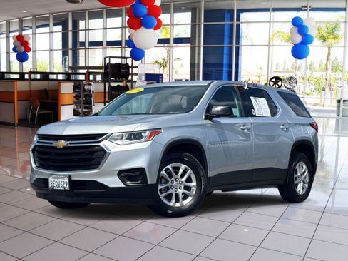 Used 2018 Chevrolet Traverse LS FWD image 1