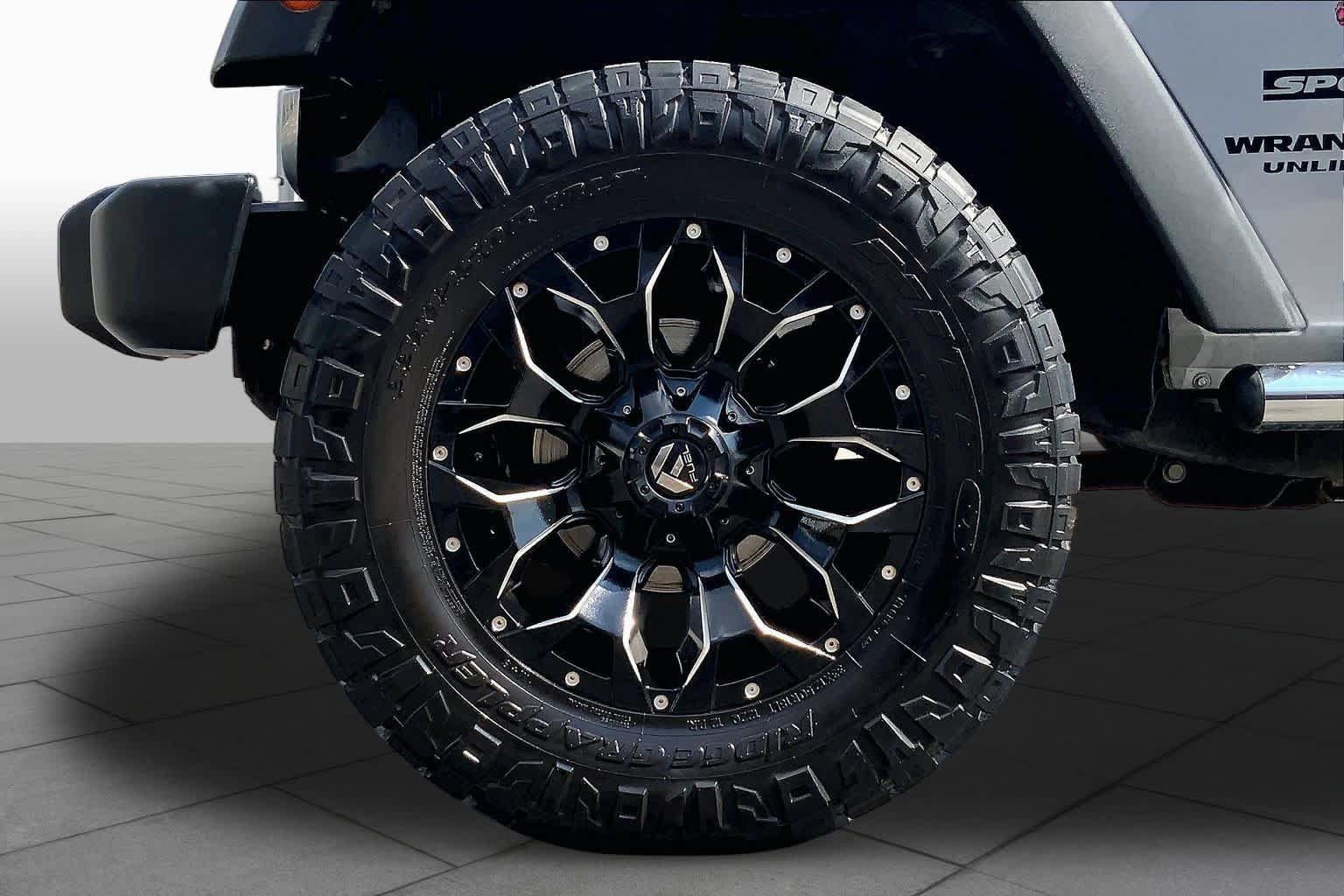 Used 2017 Jeep Wrangler Unlimited Sport w/ Quick Order Package 24S AWD/4WD image 11