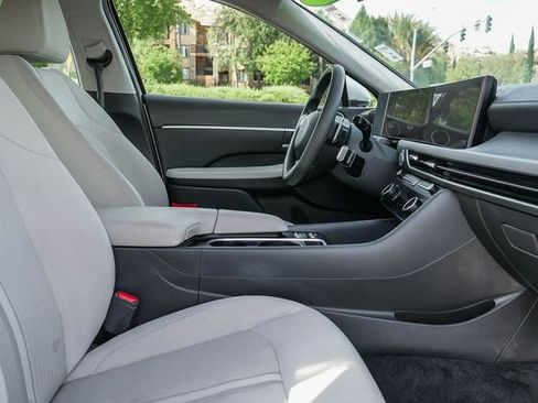 Used 2025 Hyundai Sonata SEL FWD image 19