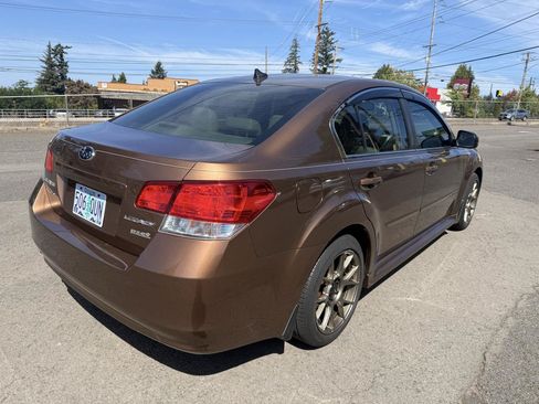 Used 2011 Subaru Legacy 2.5i Limited AWD/4WD image 7