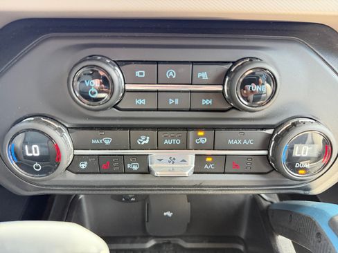 Used 2024 Ford Bronco Wildtrak AWD/4WD image 20