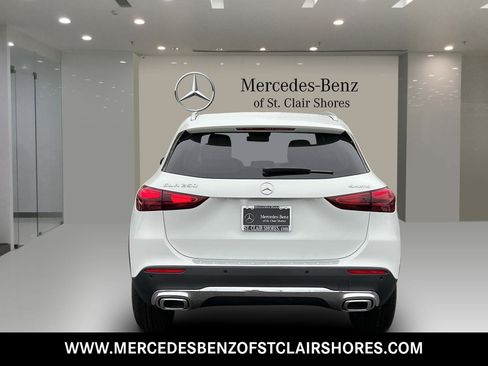 Used 2025 Mercedes-Benz GLA 250 4MATIC image 4