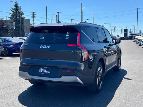 Certified 2024 Kia EV9 Wind AWD/4WD image 9