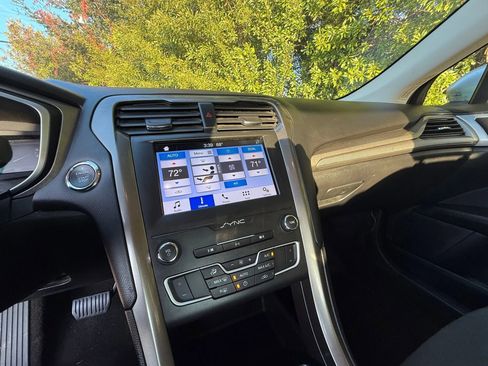 Used 2019 Ford Fusion SE image 43