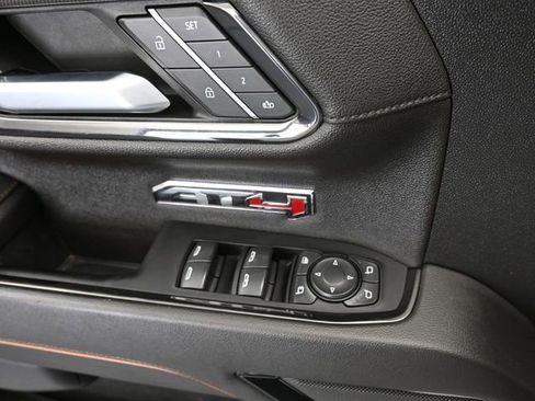 Used 2022 GMC Sierra 1500 AT4 image 41