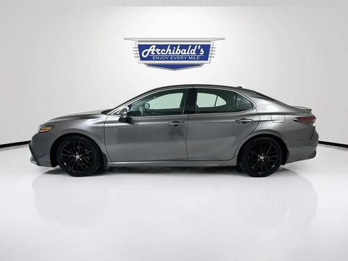 Used 2022 Toyota Camry XSE AWD/4WD image 5