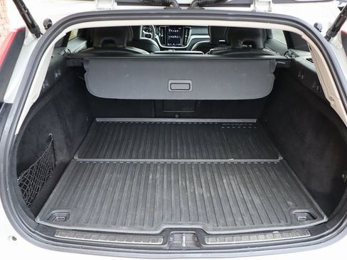 Used 2021 Volvo V60 T5 Cross Country w/ Climate Package image 35