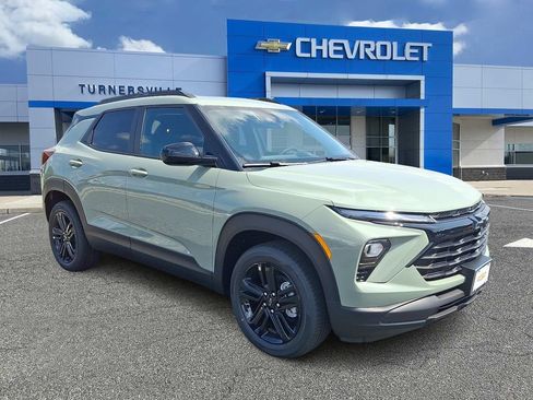 New 2026 Chevrolet TrailBlazer LT w/ Midnight Edition AWD/4WD image 2