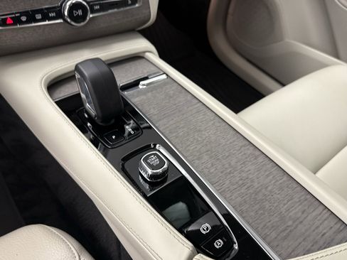 Certified 2023 Volvo XC90 B5 Plus w/ Protection Package Premier AWD/4WD image 19