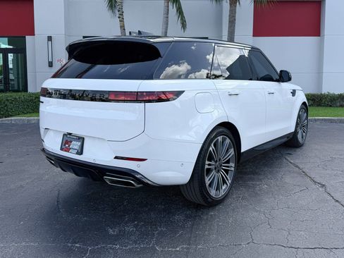 Used 2024 Land Rover Range Rover Sport Dynamic SE AWD/4WD image 19