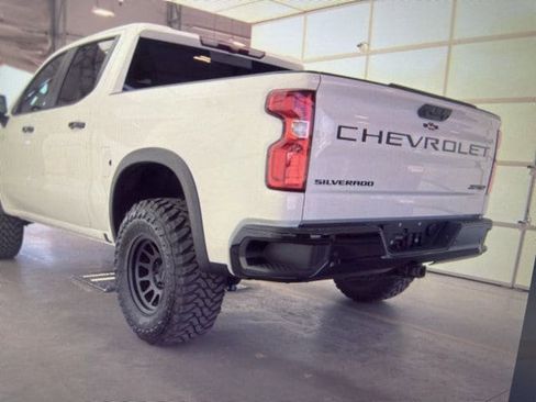 Used 2025 Chevrolet Silverado 1500 ZR2 AWD/4WD image 8