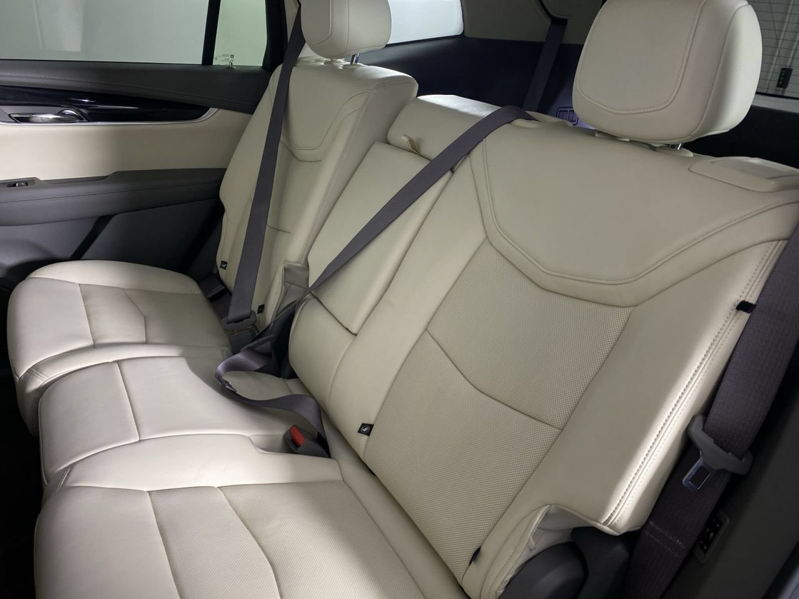 Certified 2020 Cadillac XT6 Premium Luxury FWD image 14